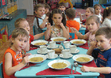 Как организовать питание в частном детском саду