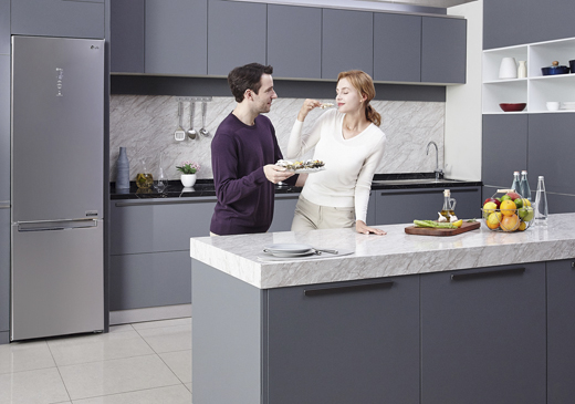 Новые холодильники LG DoorCooling+™ наполнят вашу жизнь природной свежестью