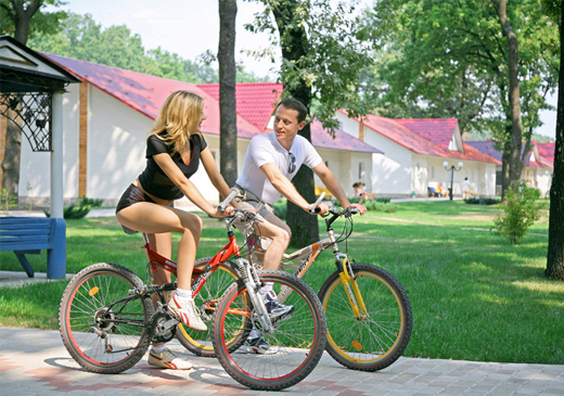 На велосипедах больше всего катаются в Краснодаре, а на самокатах  — в Москве
