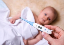 Как грамотные мамы измеряют температуру малышам?