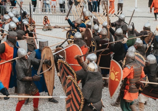 На «Тавриде.АРТ» побили средневековых шведов