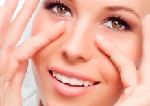 Выйти из сумрака: косметологи советуют как избавиться от темных кругов под глазами