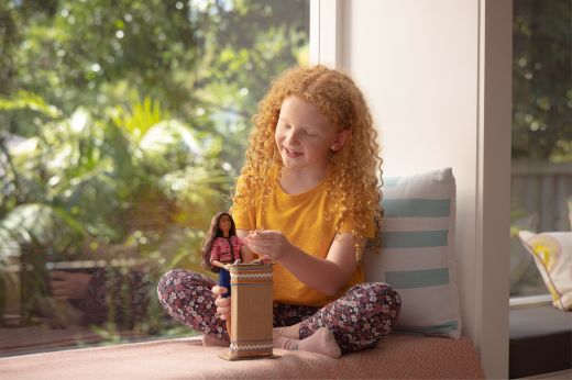 Это вам не игрушки: нейробиологи совместно с Barbie доказали, что игра в куклы помогает детям развивать эмпатию и социальные навыки