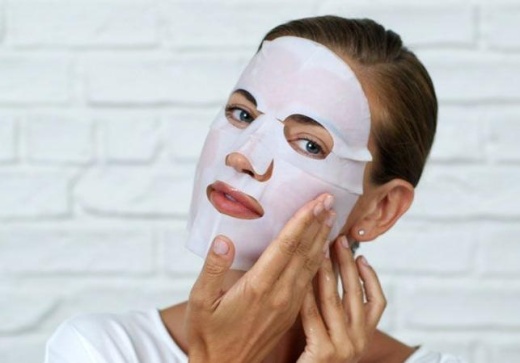 Как выбрать и правильно хранить косметические маски для лица: советы по выбору качественных продуктов и сохранению их свойств