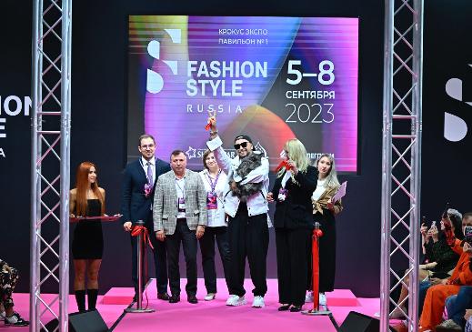 150 брендов, тренд-экскурсии и «дизайн-кот» Игоря Гуляева: в Москве открылась выставка FASHION STYLE RUSSIA