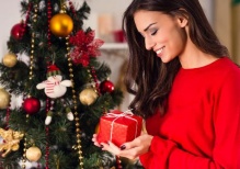 Чего хотят женщины? 40+ идей подарков к Новому году