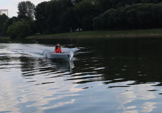 Московский Политех в преддверии соревнований испытал новые лодки на солнечных панелях