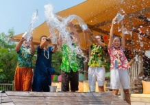 Звездные весенние праздники на курортах Soneva:  яркая католическая Пасха и тайский Новый год