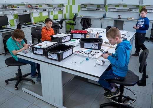 Продолжается набор учащихся в образовательные центры Фонда Андрея Мельниченко